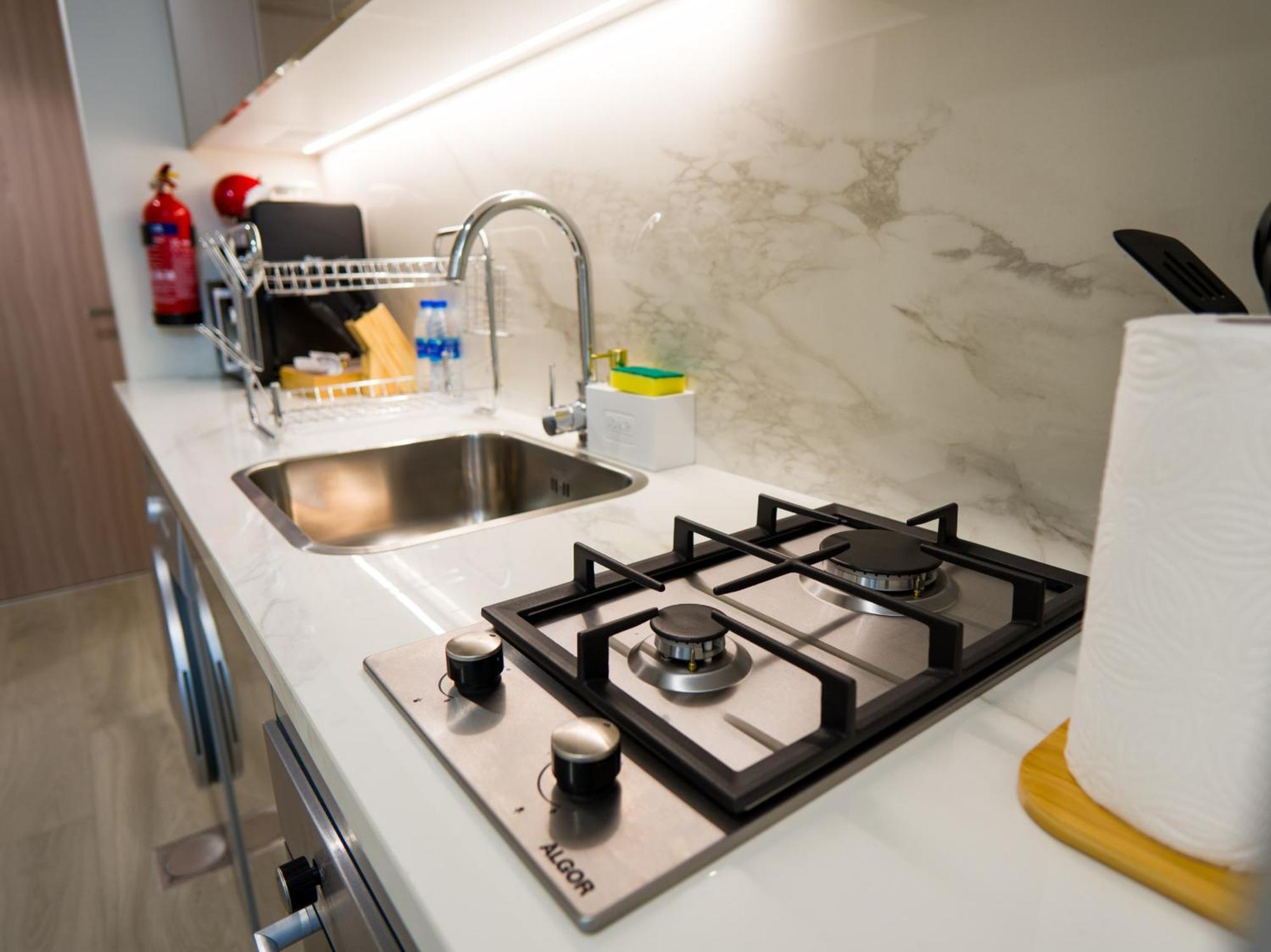 Apartment Easygo- Stylish Stu Azizi Riviera 44-06 *