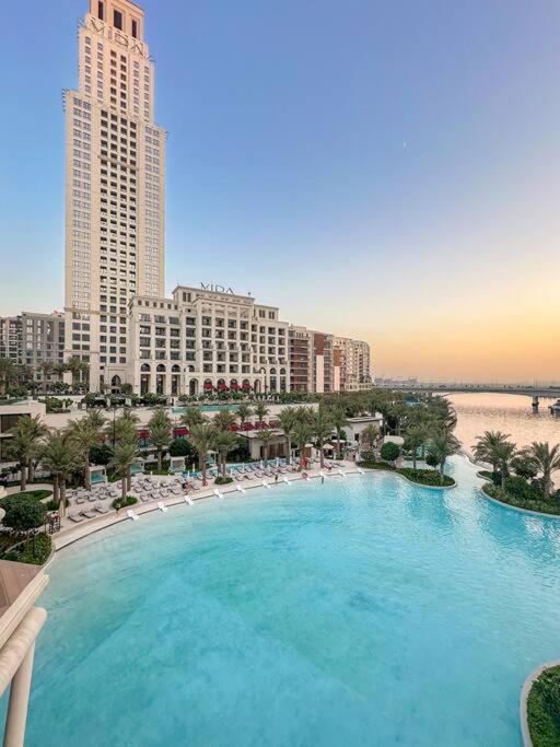 First Class 2br Luxury Haven In Vida Apartment Dubai
