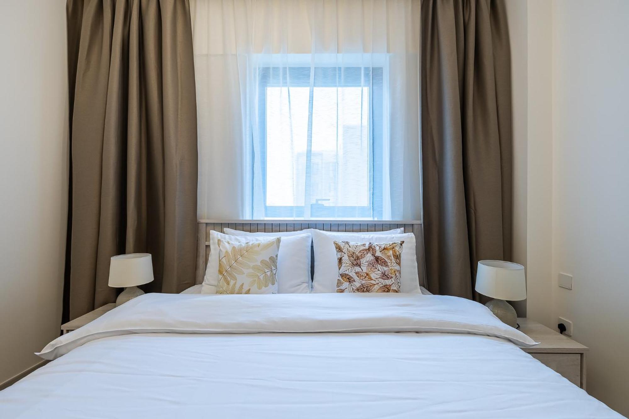 Newly Furnished 1bdr In Creek With Water Views