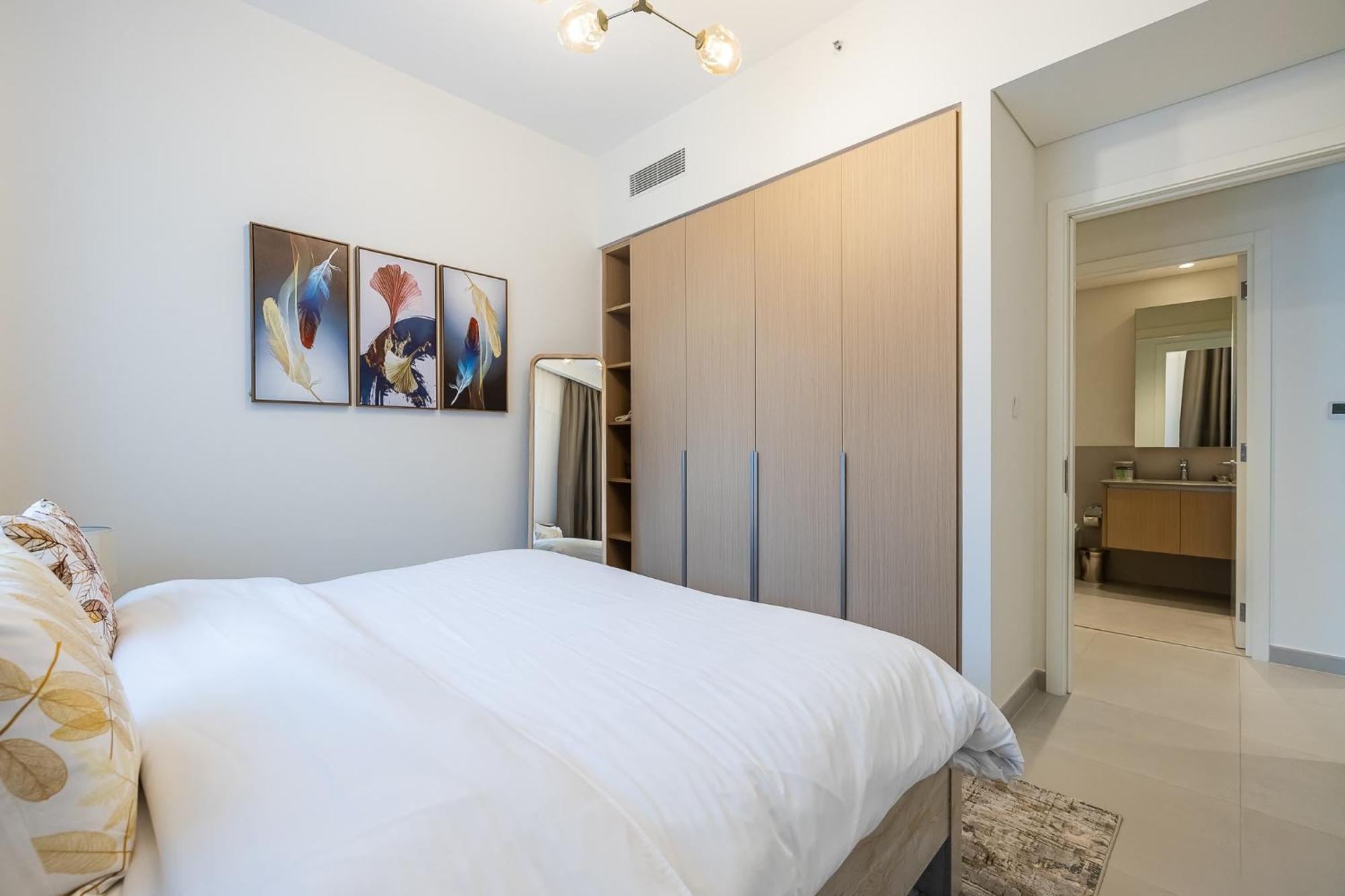 Apartment Newly Furnished 1bdr In Creek With Water Views