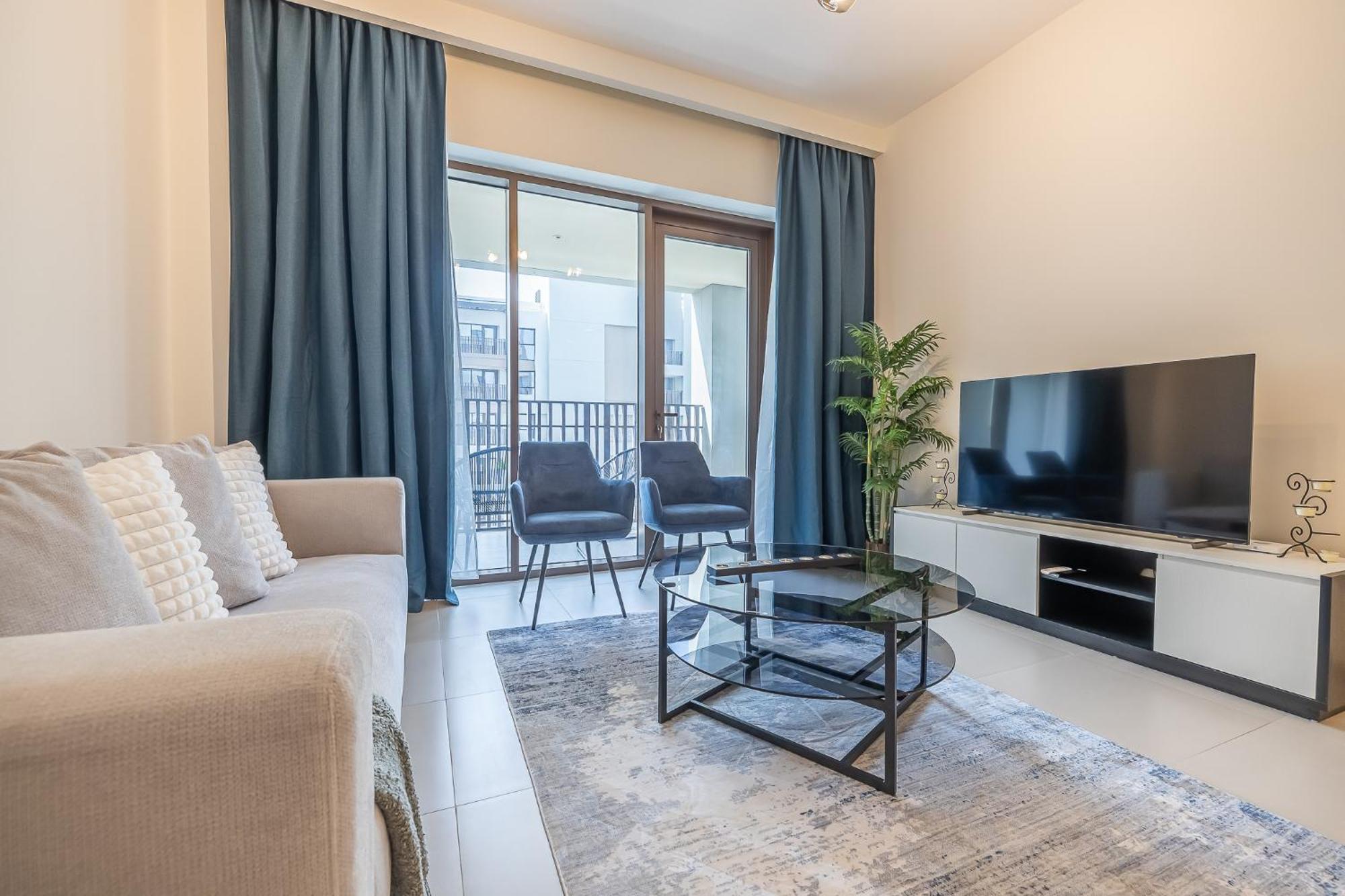 Apartment Newly Furnished 1bdr In Creek With Water Views