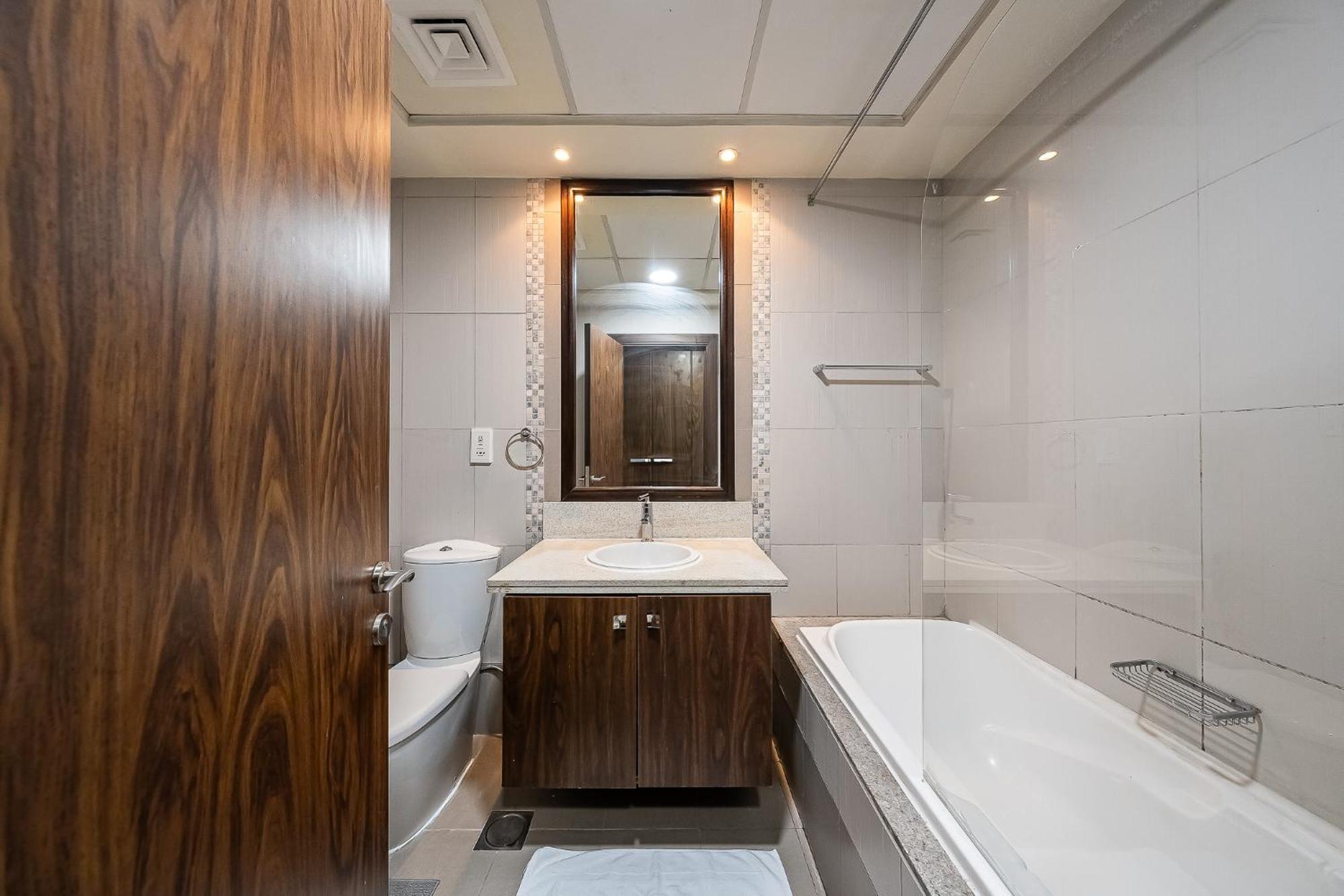 Modern 1bdr In Business Bay Apartment Dubai