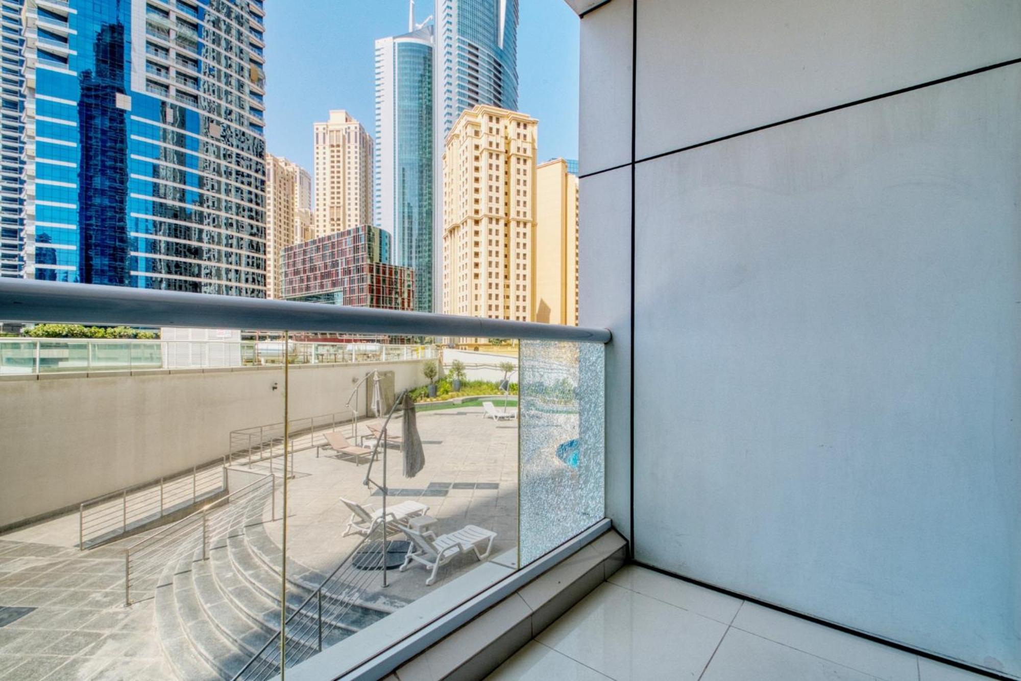 Shoresinn - Artistic Retreat In Marina Apartment Dubai