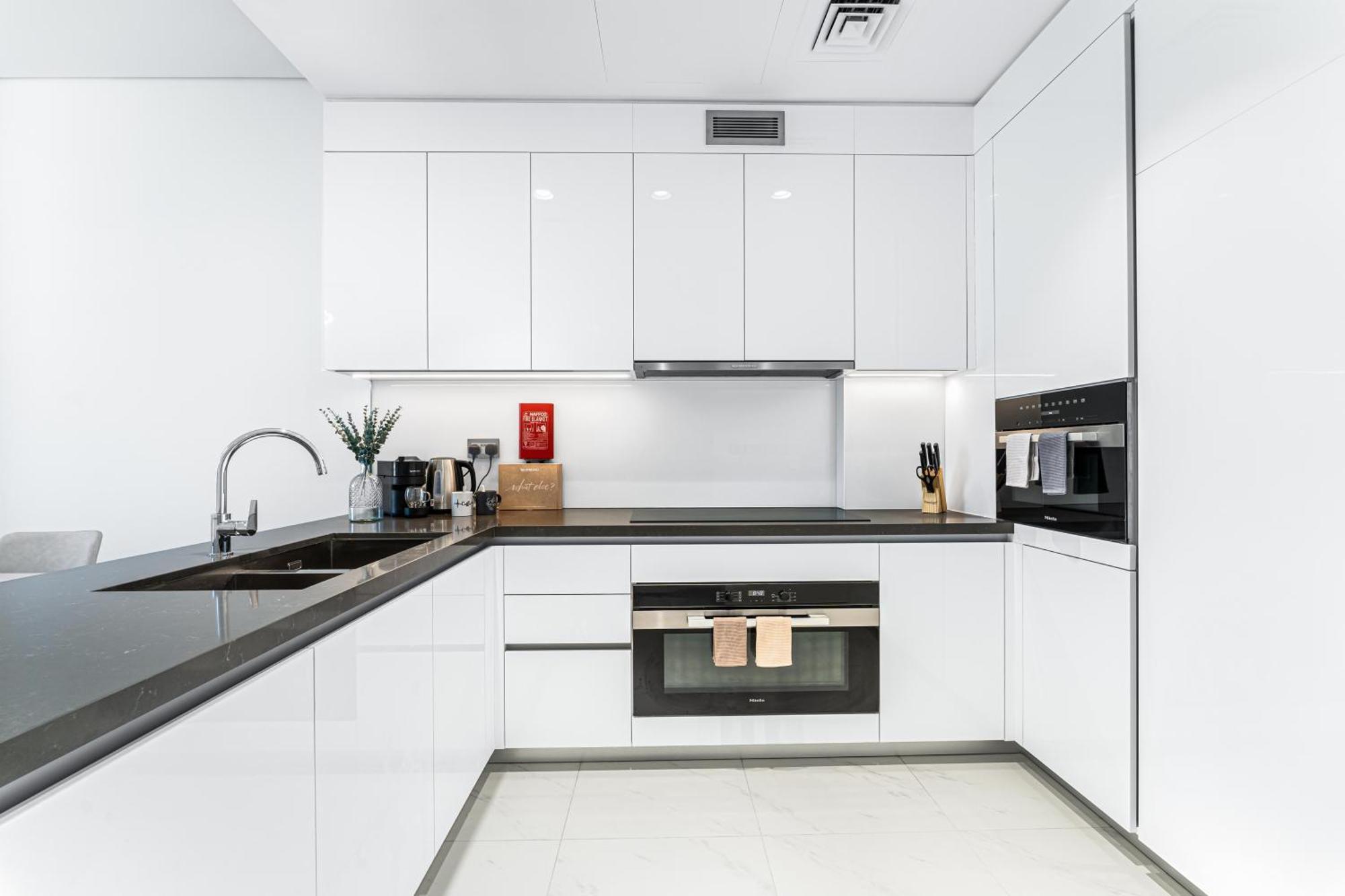Apartment District One Residences 11 *
