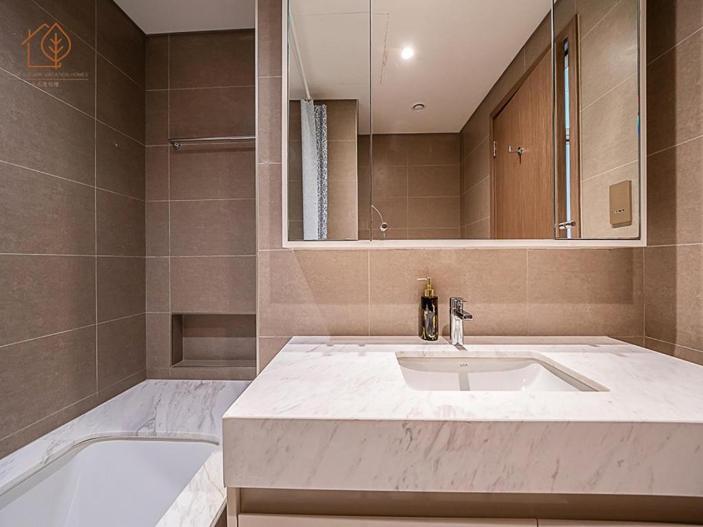 Apartment Stunning 3-Bedroom Home With Panoramic Burj Khalifa Views From High Floor 193Br-3
