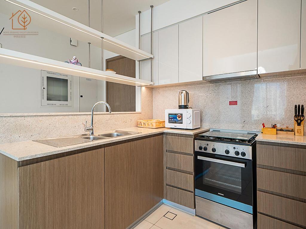 Stunning 3-Bedroom Home With Panoramic Burj Khalifa Views From High Floor 193Br-3 Apartment Dubai