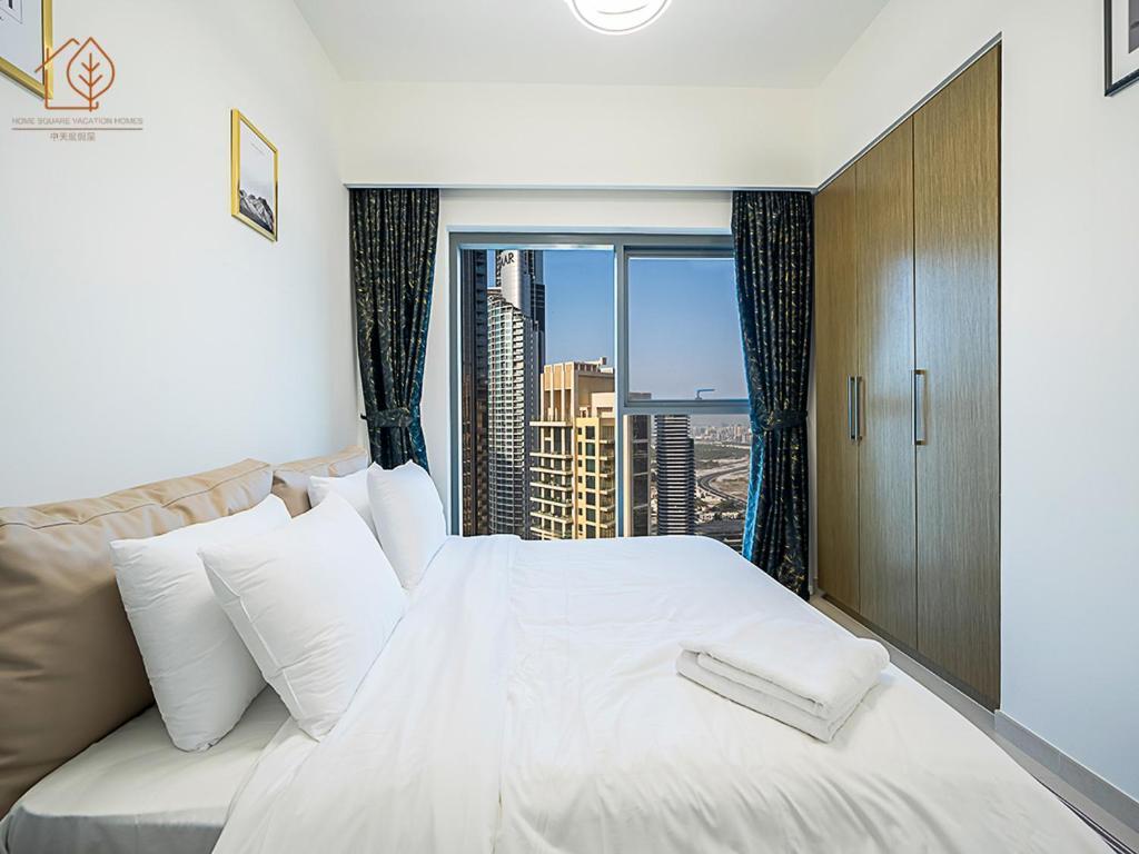 Stunning 3-Bedroom Home With Panoramic Burj Khalifa Views From High Floor 193Br-3 *