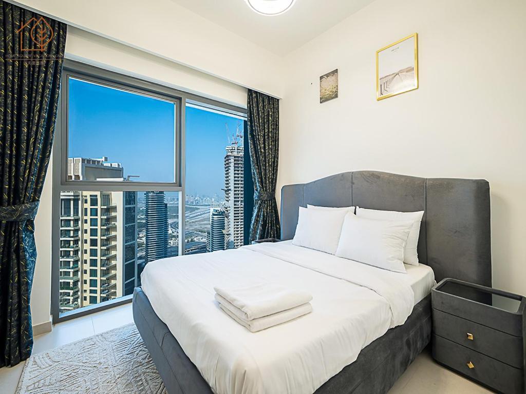 Stunning 3-Bedroom Home With Panoramic Burj Khalifa Views From High Floor 193Br-3 Apartment