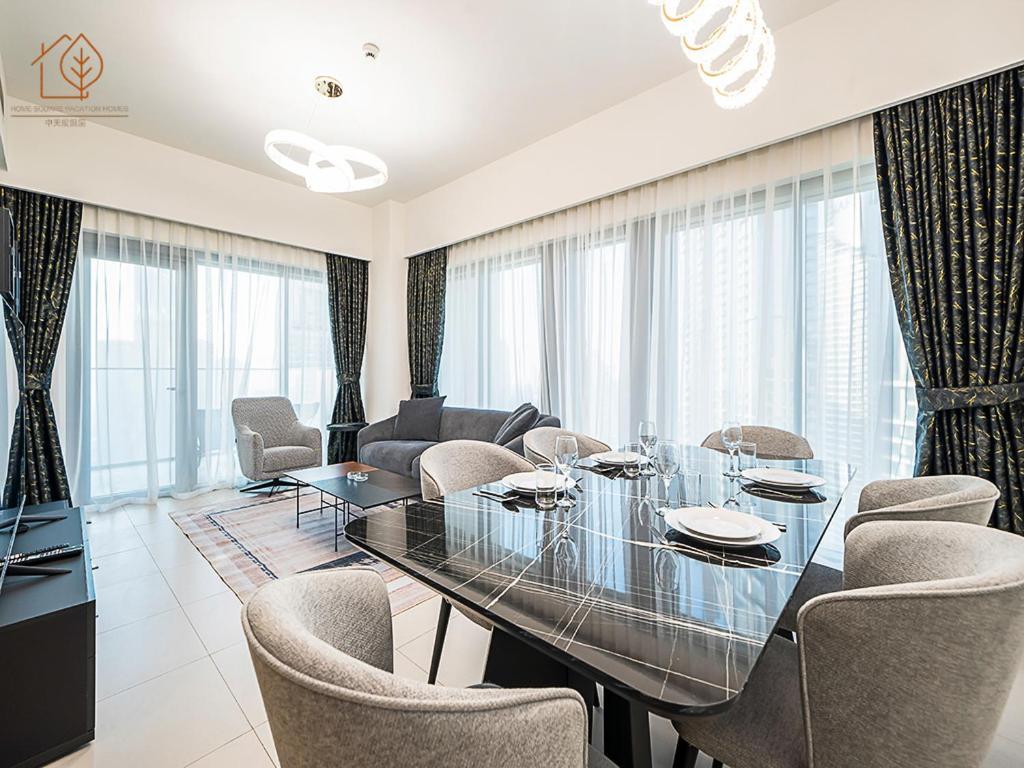 Apartment Stunning 3-Bedroom Home With Panoramic Burj Khalifa Views From High Floor 193Br-3