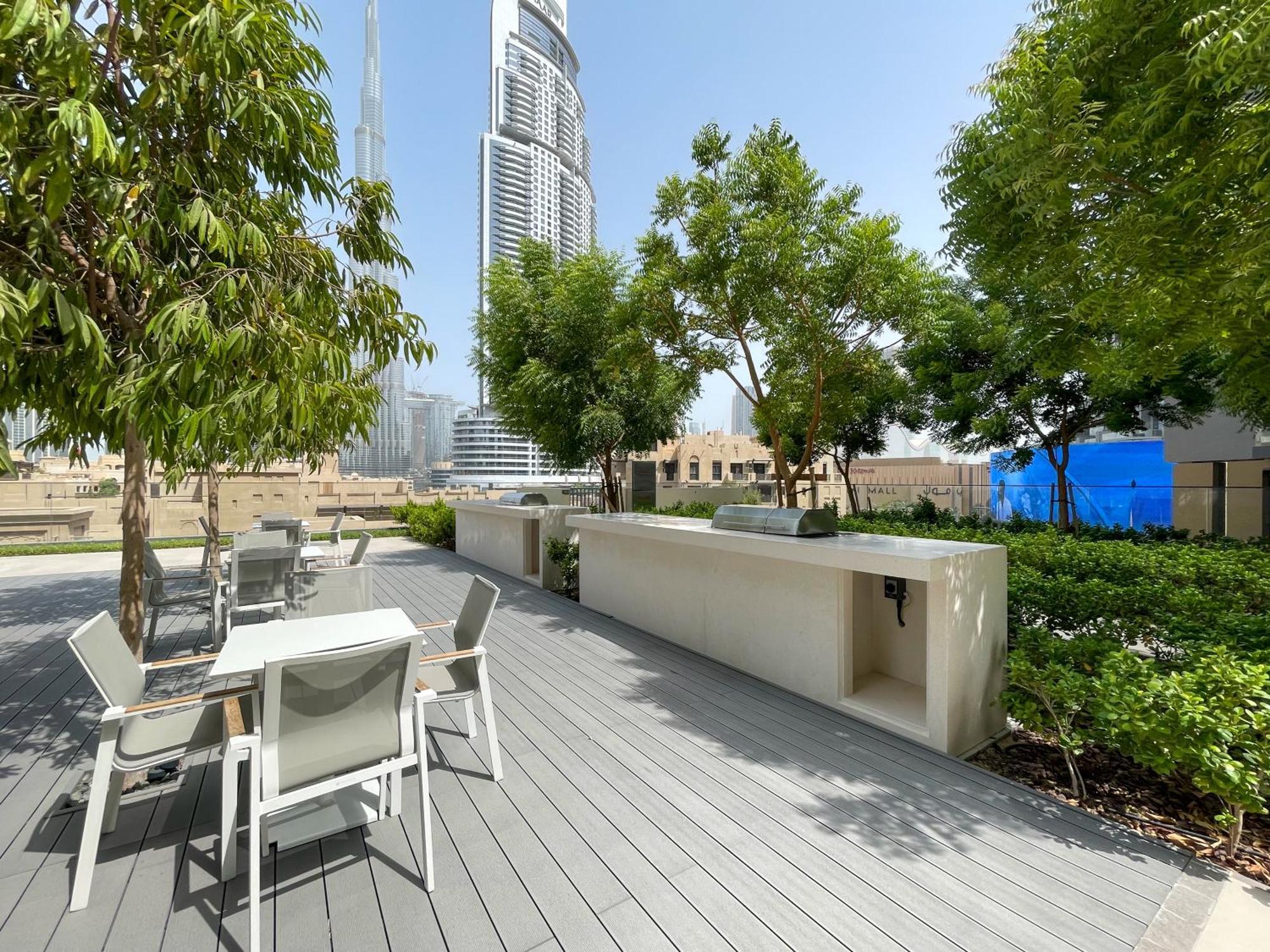 Apartment Stunning 3-Bedroom Home With Panoramic Burj Khalifa Views From High Floor 193Br-3 Dubai