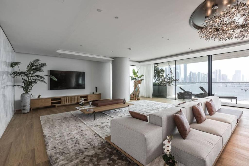 Apartment 4-bedroom Penthouse In One At Palm Jumeirah, Palm Jumeirah Dubai