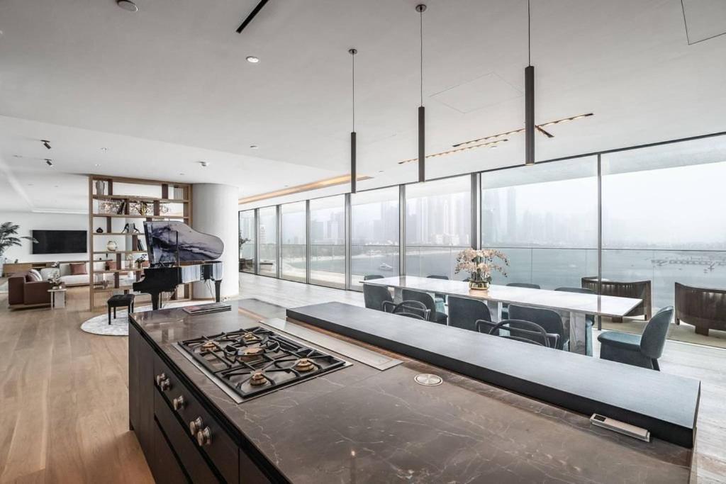 4-bedroom Penthouse In One At Palm Jumeirah, Palm Jumeirah * Dubai