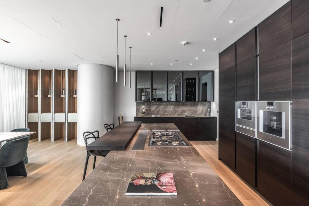 4-bedroom Penthouse In One At Palm Jumeirah, Palm Jumeirah * Dubai