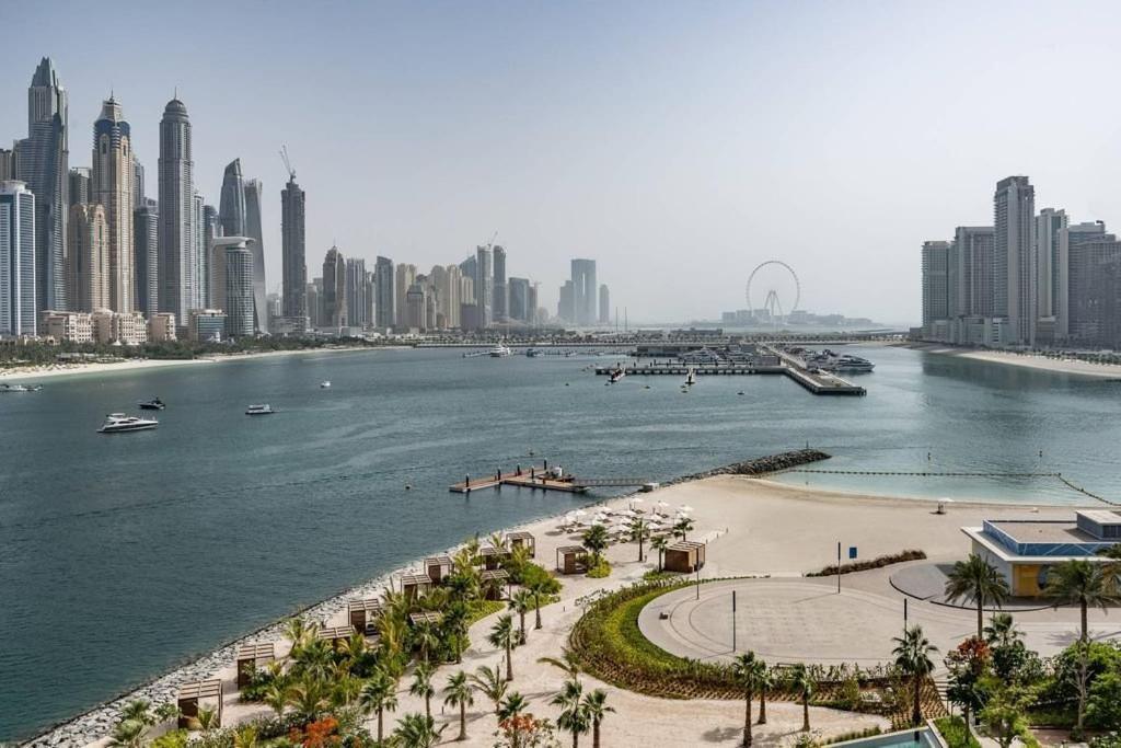 Apartment 4-bedroom Penthouse In One At Palm Jumeirah, Palm Jumeirah Dubai