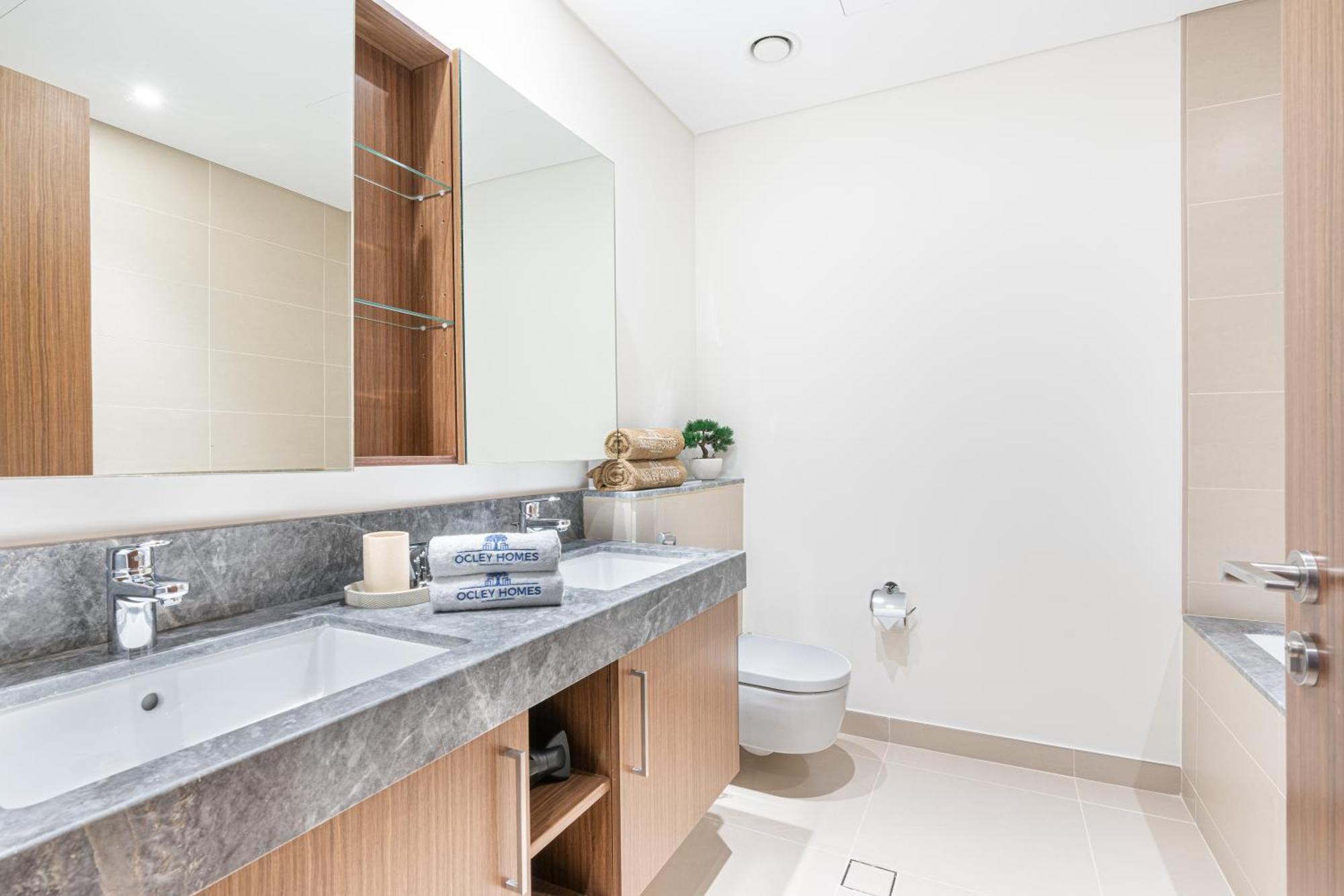 Luxurious 2br With Stunning Marina Skyline View Apartment *