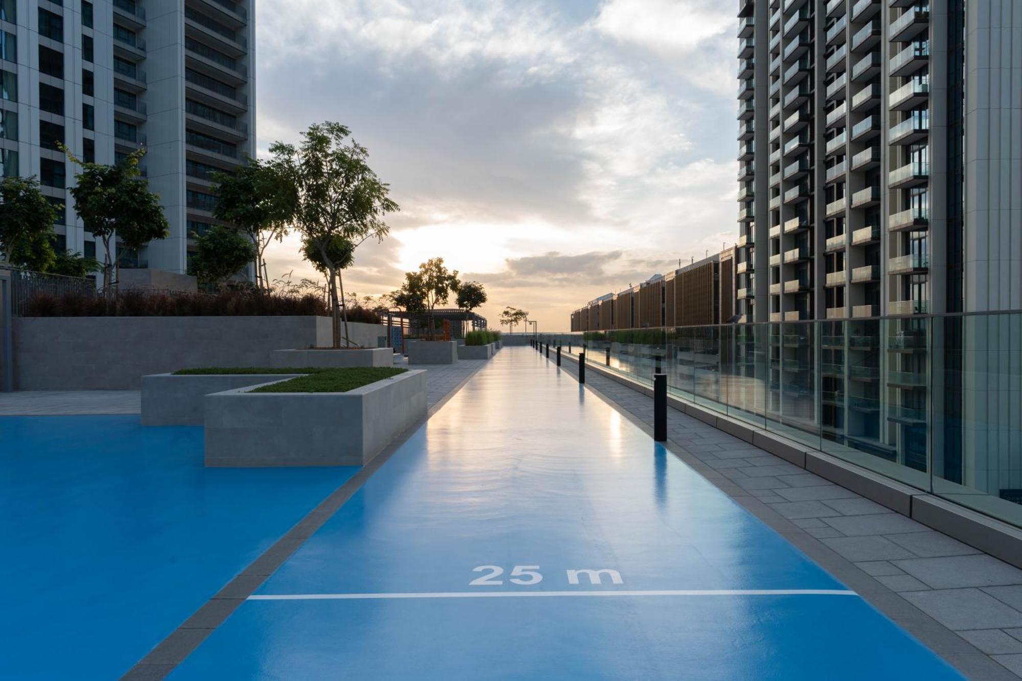 Apartment Infinity Pool With Burj Khalifa View - 1 Bedroom In Downtown - 5 Min Walk To Mall, Close To Burj Khalifa - Sleeps 4 People By Zen *