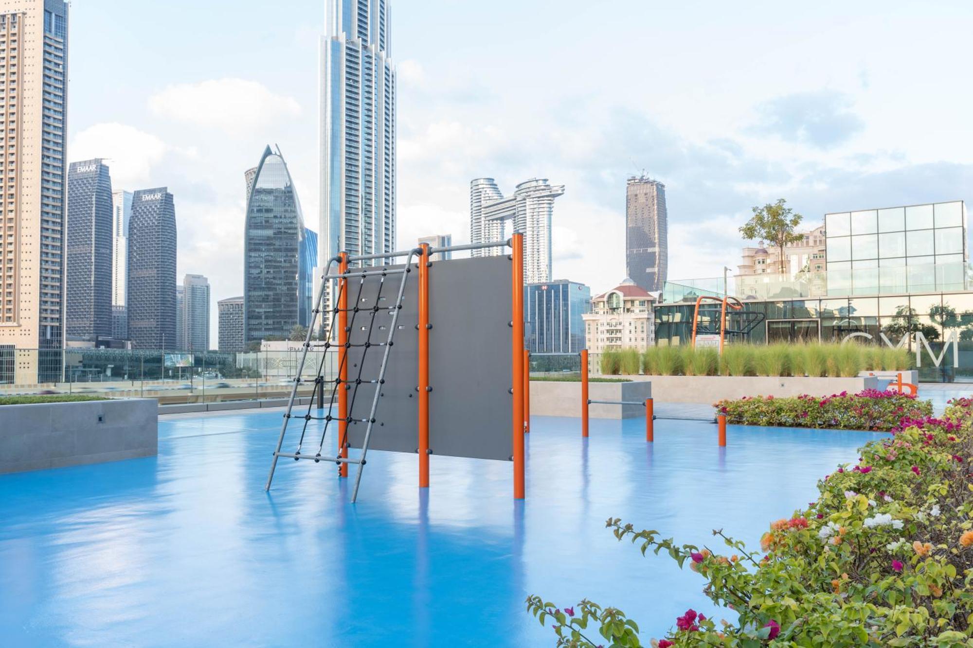 Infinity Pool With Burj Khalifa View - 1 Bedroom In Downtown - 5 Min Walk To Mall, Close To Burj Khalifa - Sleeps 4 People By Zen Apartment Dubai