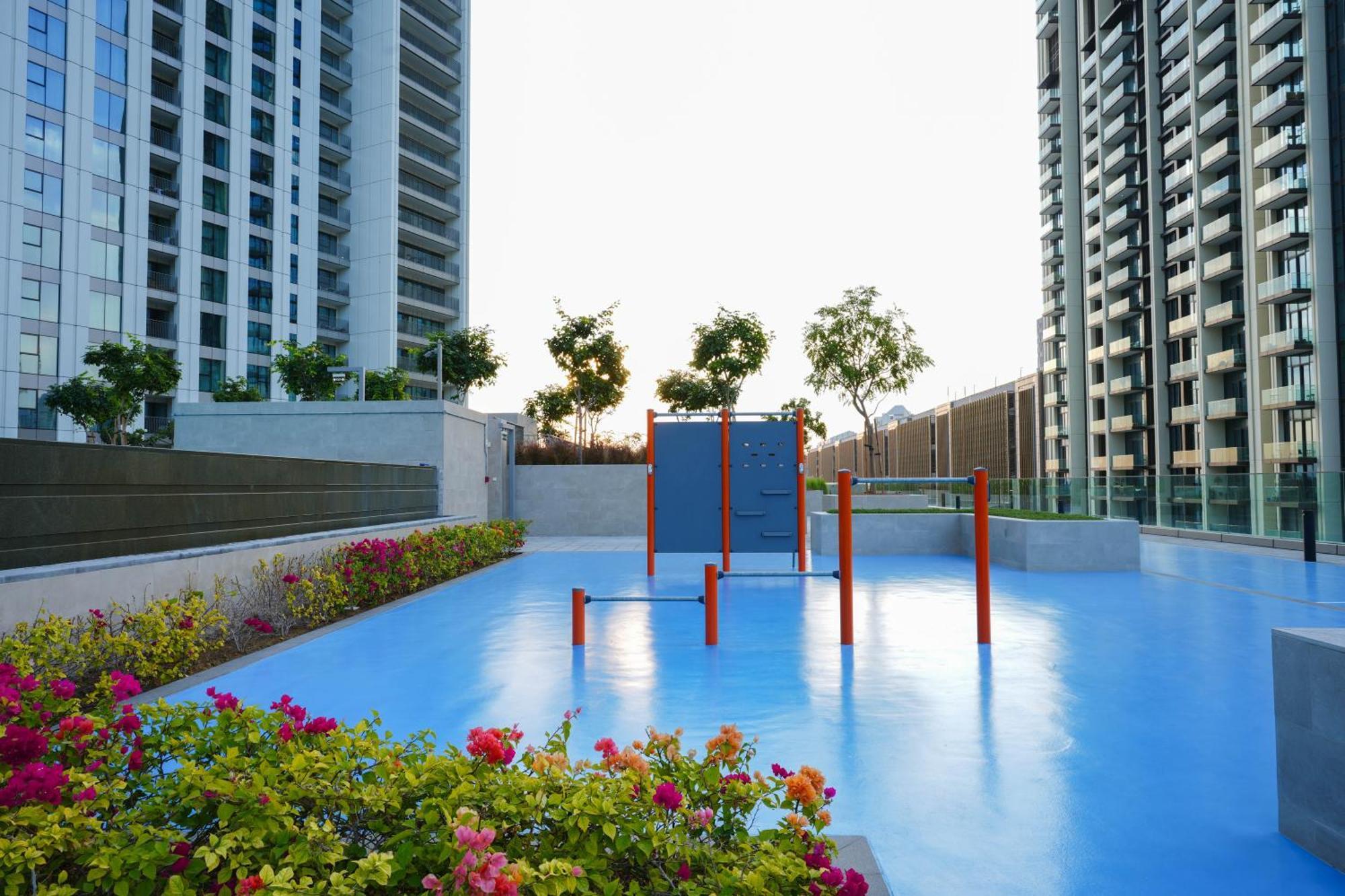 Infinity Pool With Burj Khalifa View - 1 Bedroom In Downtown - 5 Min Walk To Mall, Close To Burj Khalifa - Sleeps 4 People By Zen Apartment Dubai