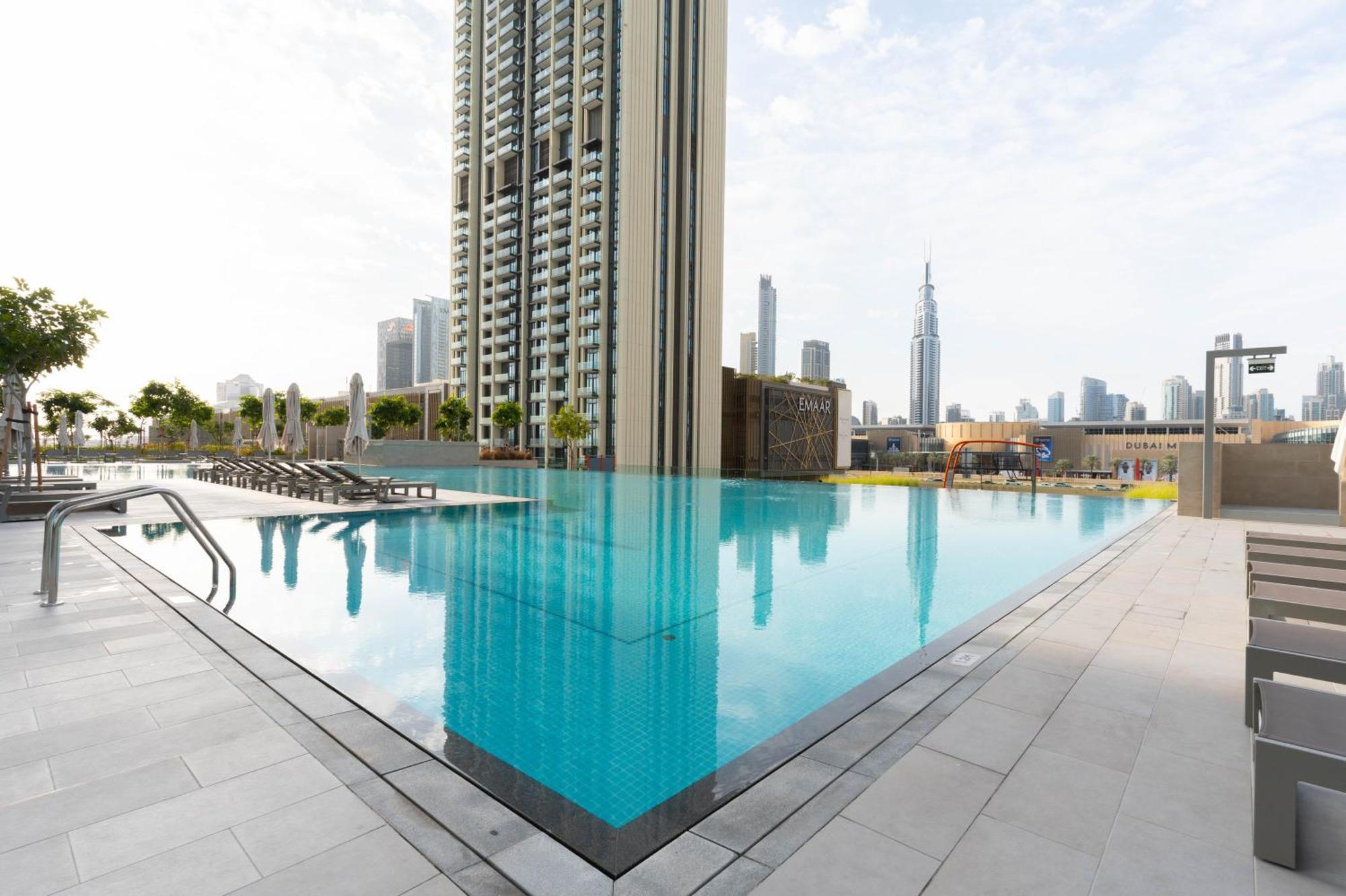 Apartment Infinity Pool With Burj Khalifa View - 1 Bedroom In Downtown - 5 Min Walk To Mall, Close To Burj Khalifa - Sleeps 4 People By Zen *