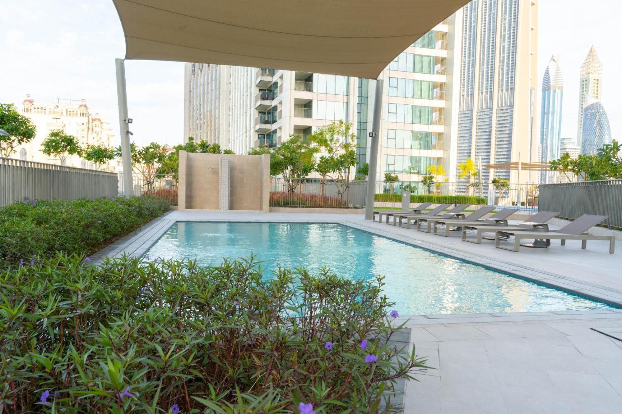 Infinity Pool With Burj Khalifa View - 1 Bedroom In Downtown - 5 Min Walk To Mall, Close To Burj Khalifa - Sleeps 4 People By Zen Dubai
