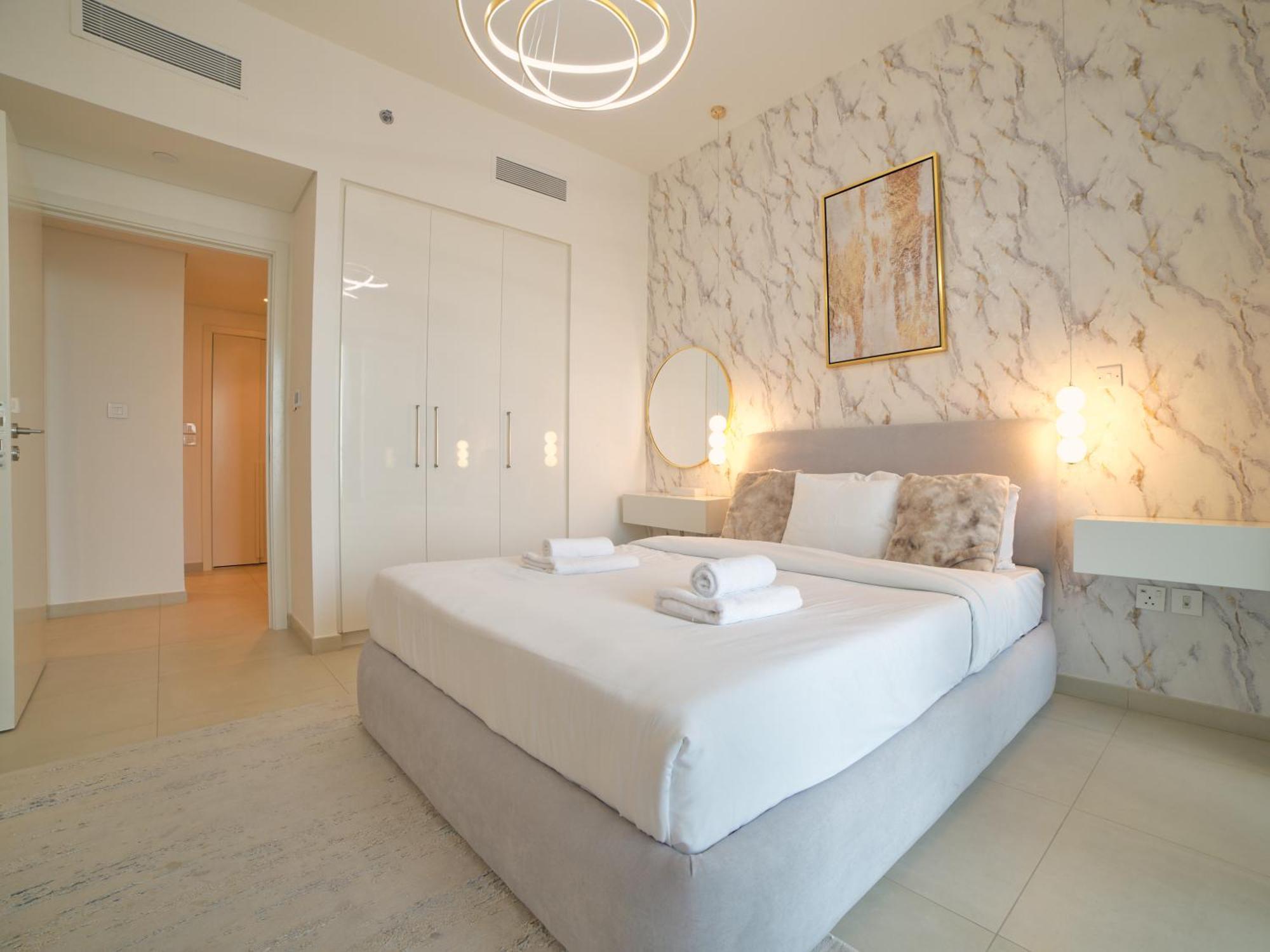 Burj Khalifa View Lux 3 Bedroom By Tanami Homes *
