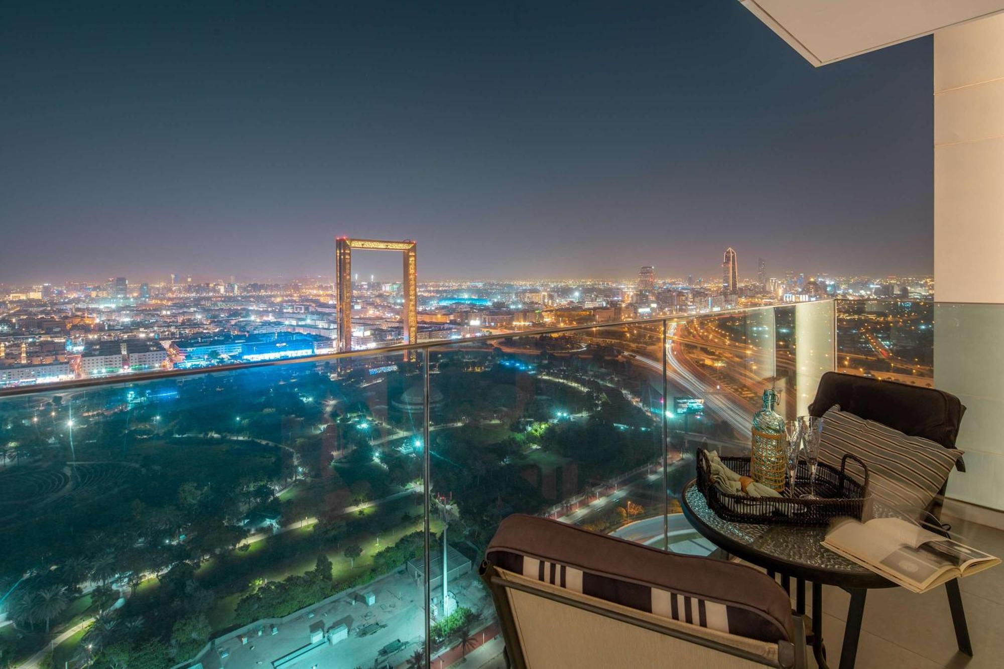 Frank Porter - 1 Residences 1 Apartment