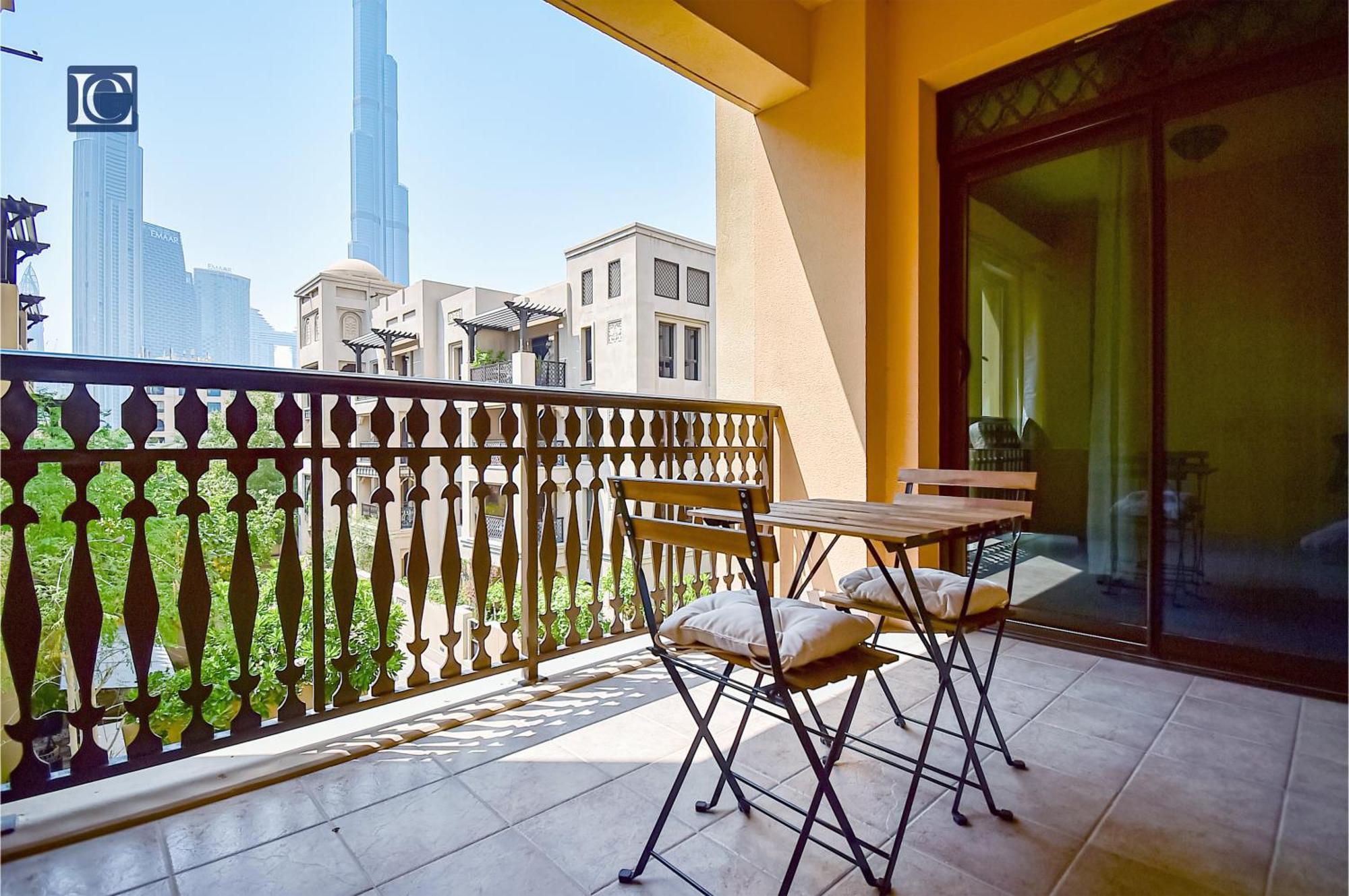 Luxury Escapes - Burj Khalifa View 90sqm - 1br In Zaafaran, Downtown Apartment