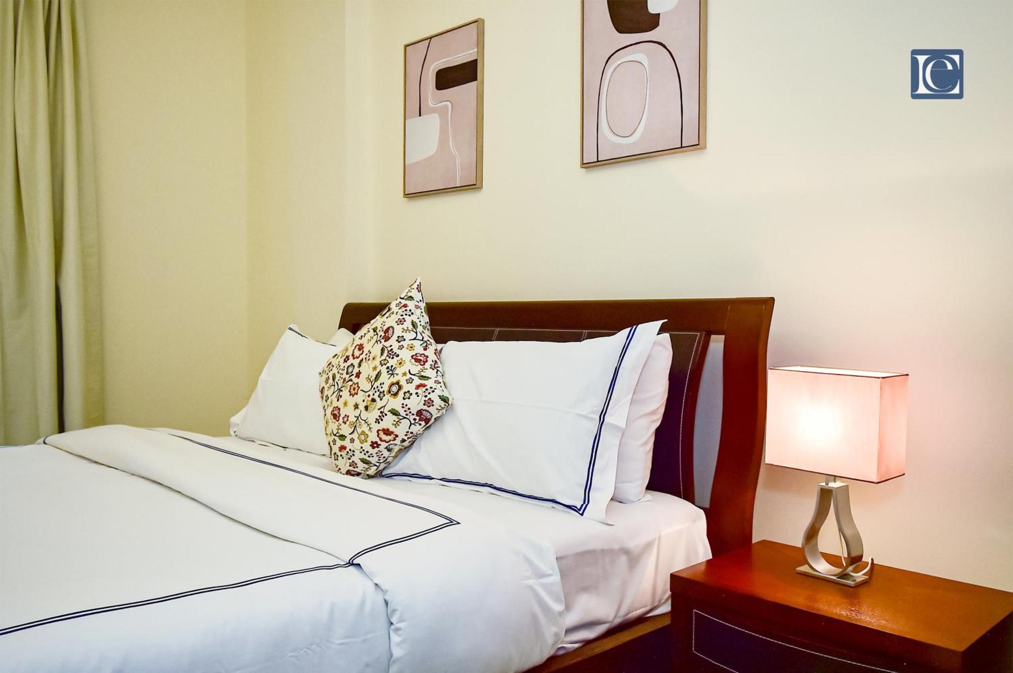 Luxury Escapes - Burj Khalifa View 90sqm - 1br In Zaafaran, Downtown Dubai