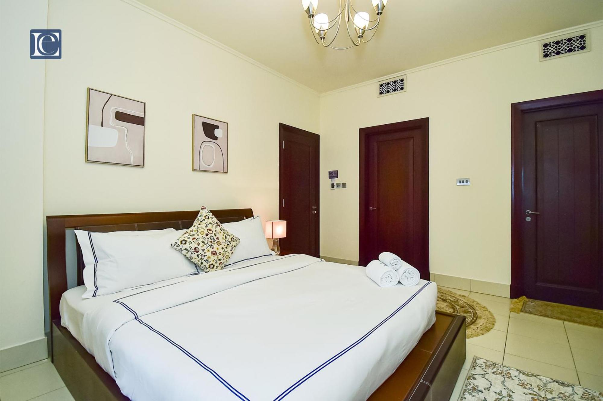 Luxury Escapes - Burj Khalifa View 90sqm - 1br In Zaafaran, Downtown Dubai