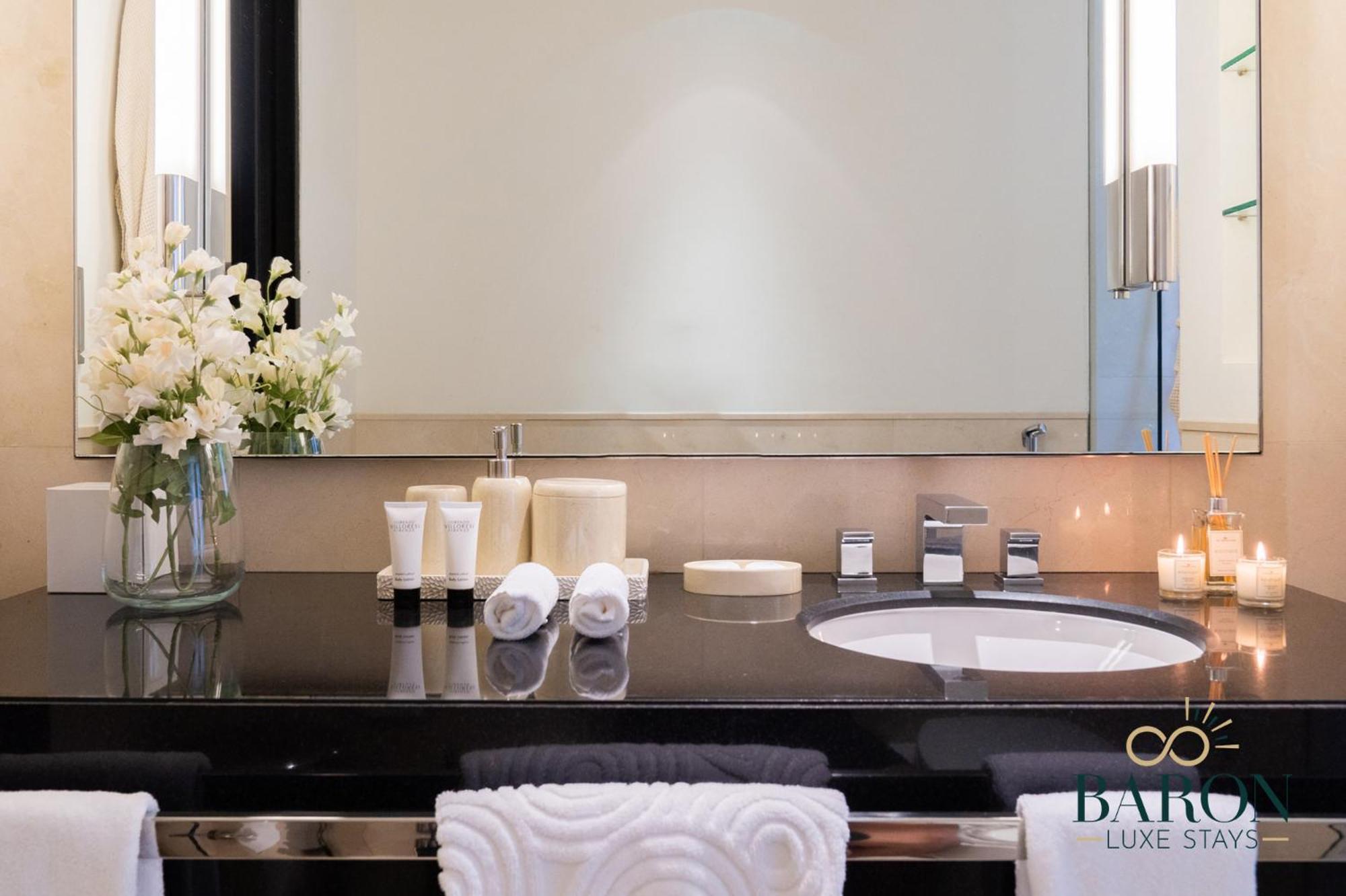 Luxurious At Address Residences 15 Apartment *