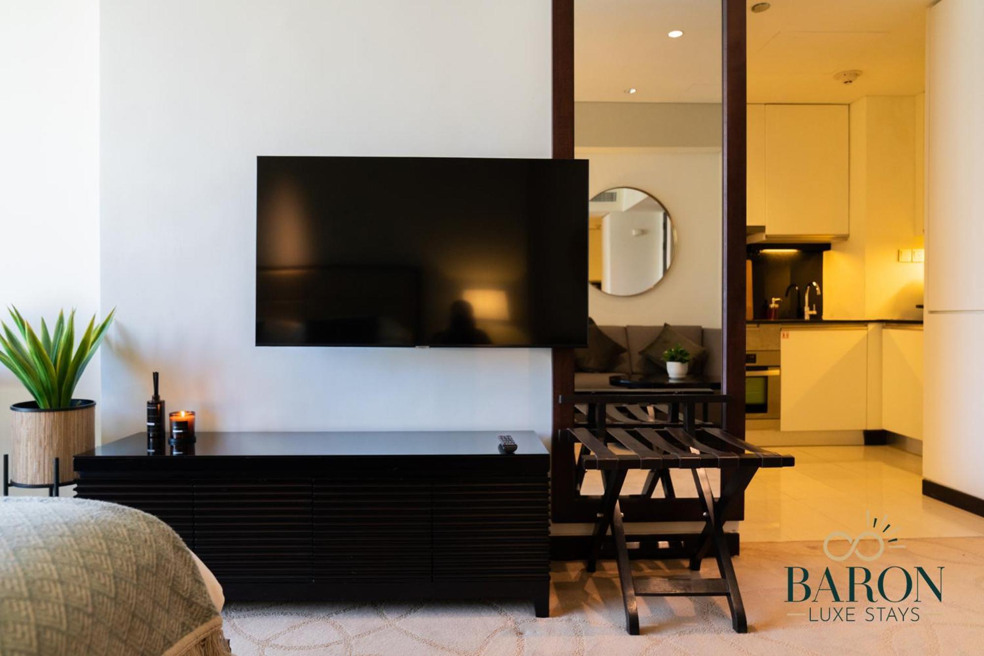 Apartment Luxurious At Address Residences 15