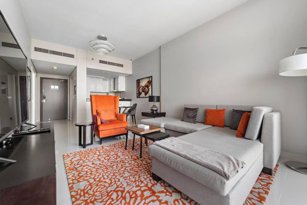 Apartment Modern 1 Bedroom In Family Community Dubai