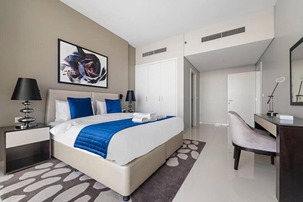 Modern 1 Bedroom In Family Community Apartment