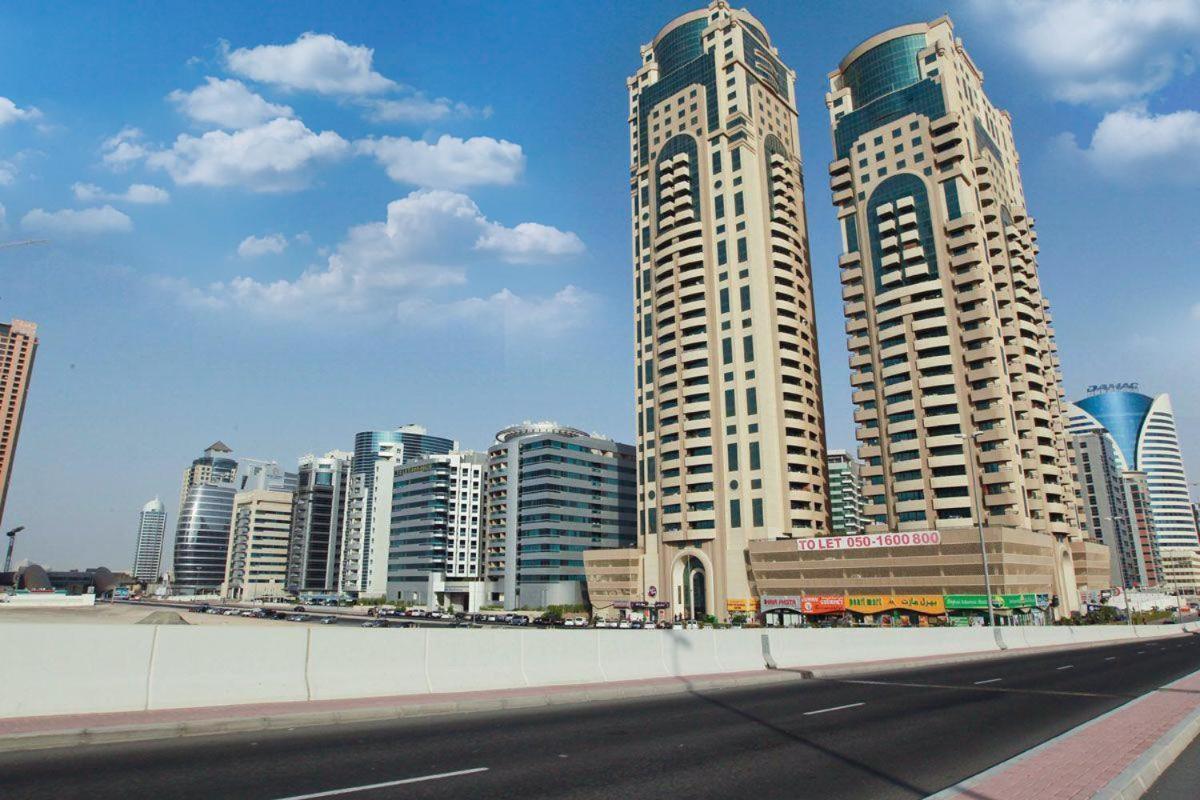 Homestay Canvas Partition In Barsha Heights Near Metro Dubai
