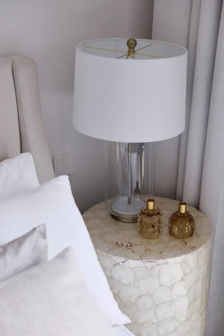 Elegant Luxury Living In Palace Residences *