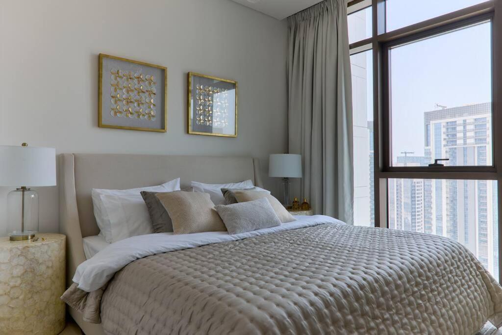 Elegant Luxury Living In Palace Residences