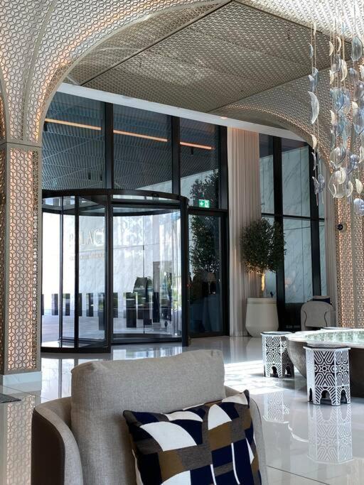 Apartment Elegant Luxury Living In Palace Residences Dubai