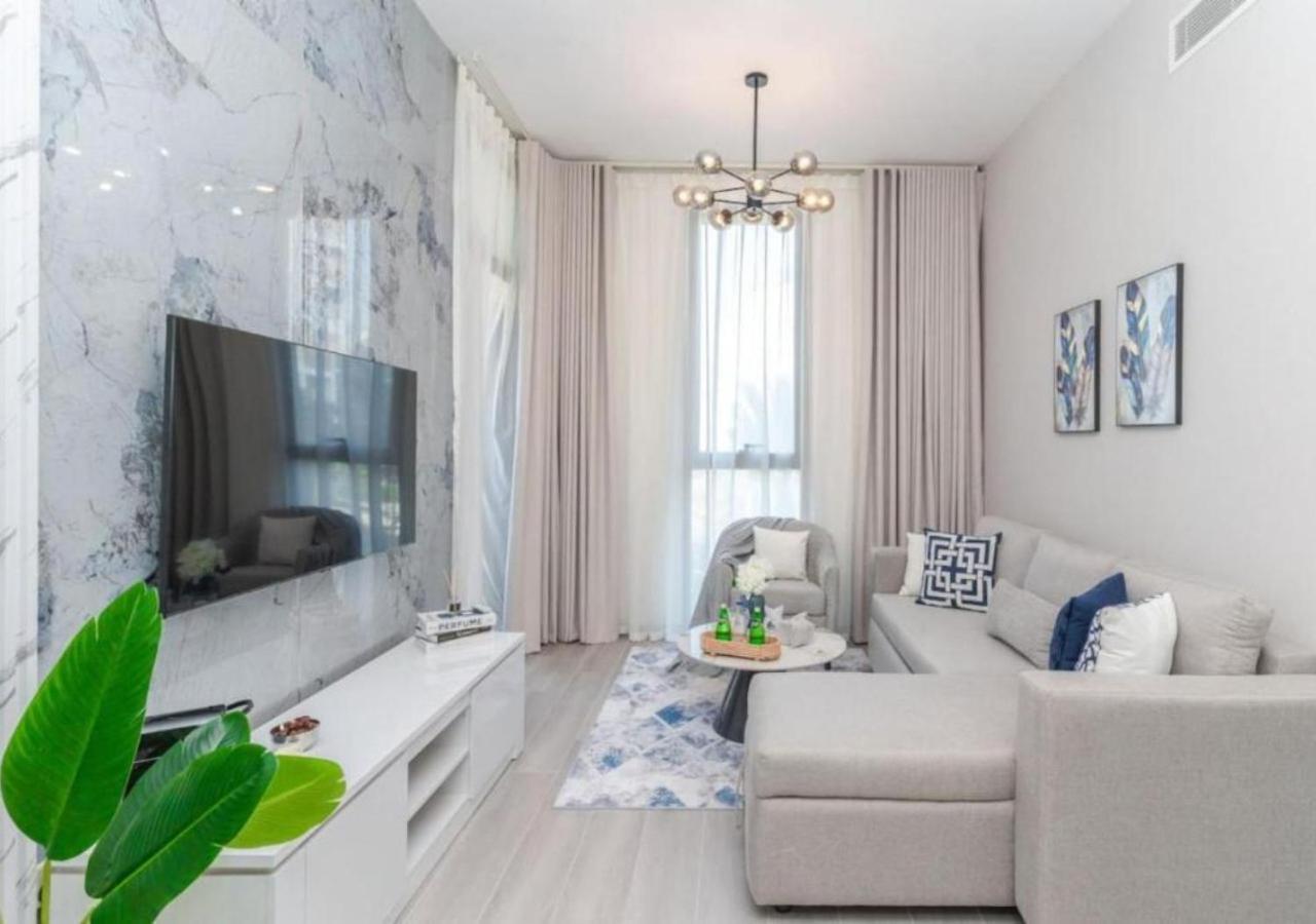 Apartment Charming 1br With Lovely Views In Mesk 1 By Vibel *