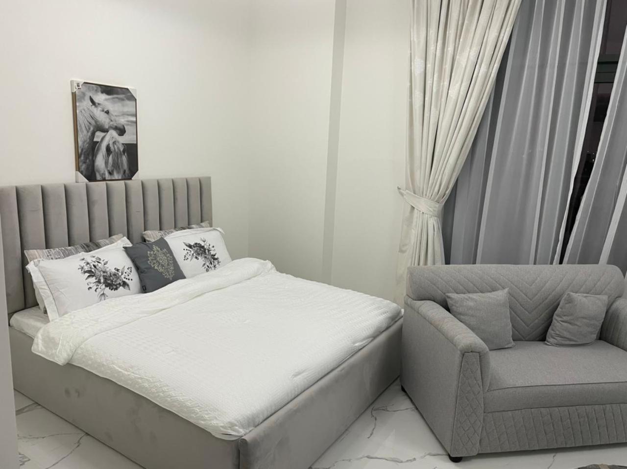 Apartment Luxury & Comfort In Majan A Delight *