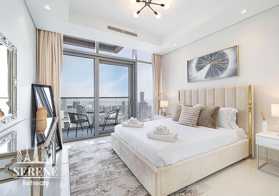 Serene Retreats Paramount Two Bedroom 3 With Burj View *