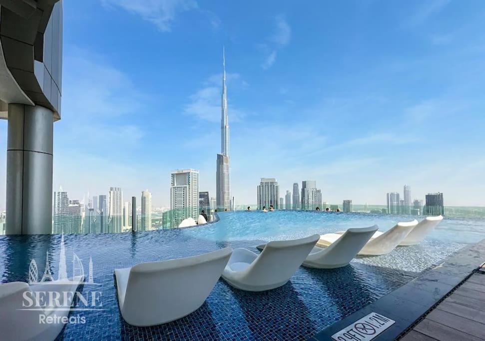 Serene Retreats Paramount Two Bedroom 3 With Burj View *
