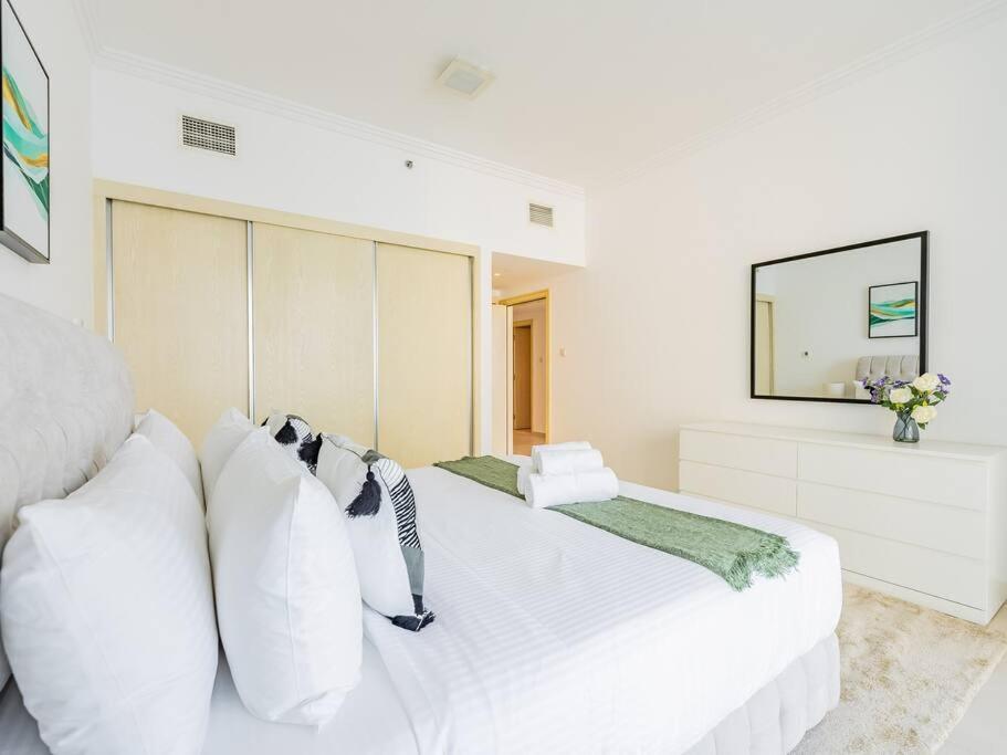Seaside Elegance-1br-al Bateen-private Access Apartment Dubai