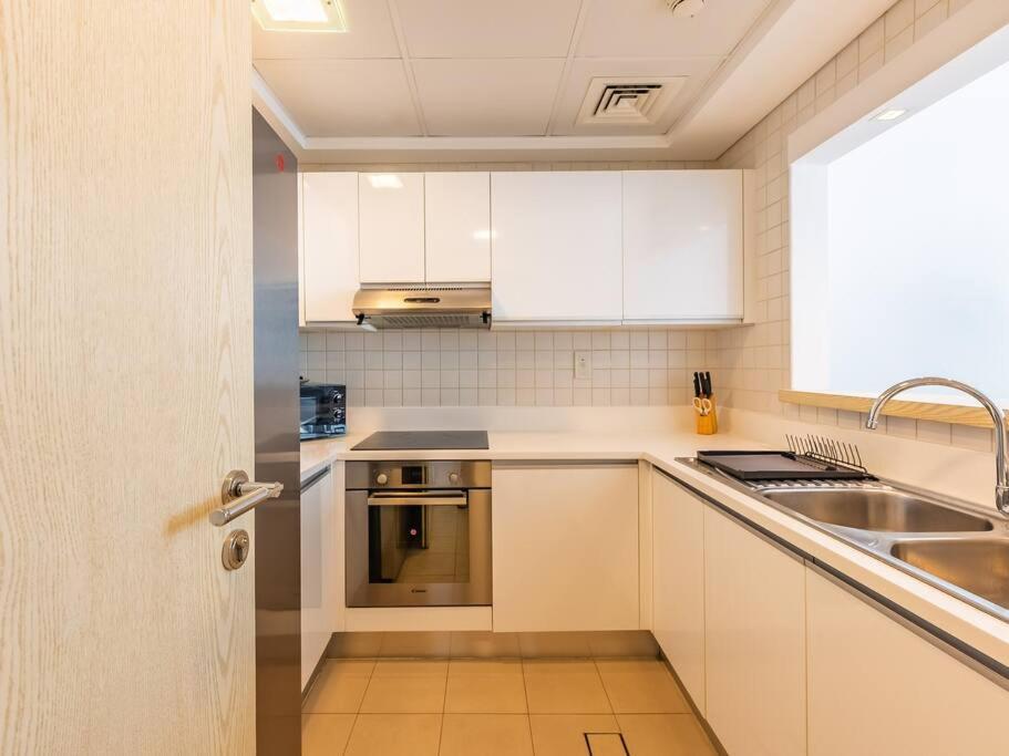 Apartment Seaside Elegance-1br-al Bateen-private Access