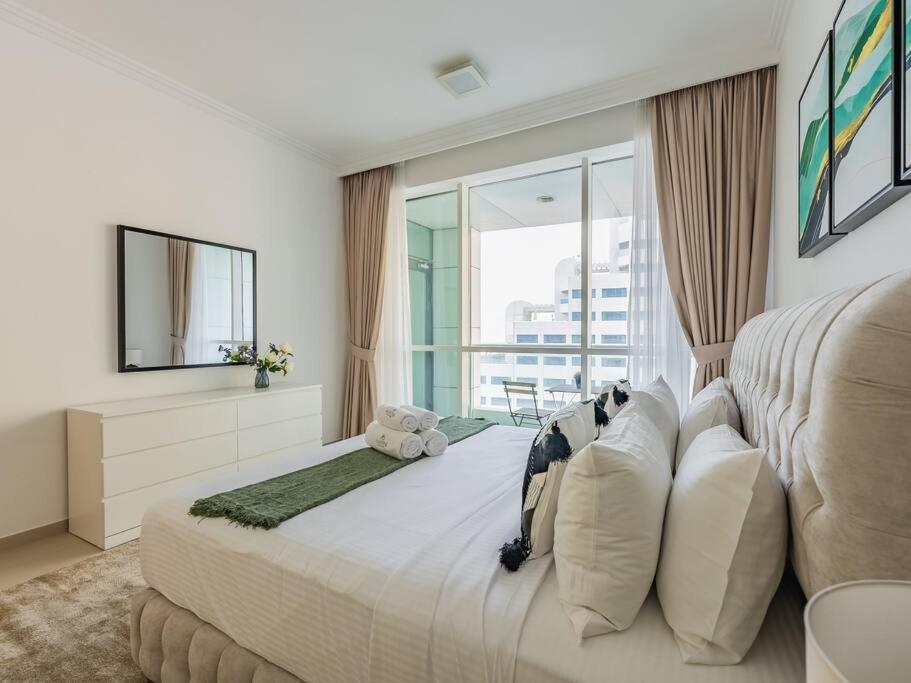 Seaside Elegance-1br-al Bateen-private Access Apartment *