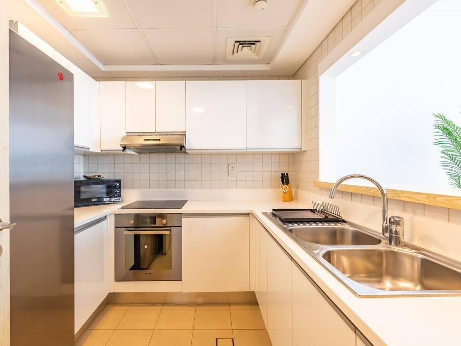 Seaside Elegance-1br-al Bateen-private Access Apartment