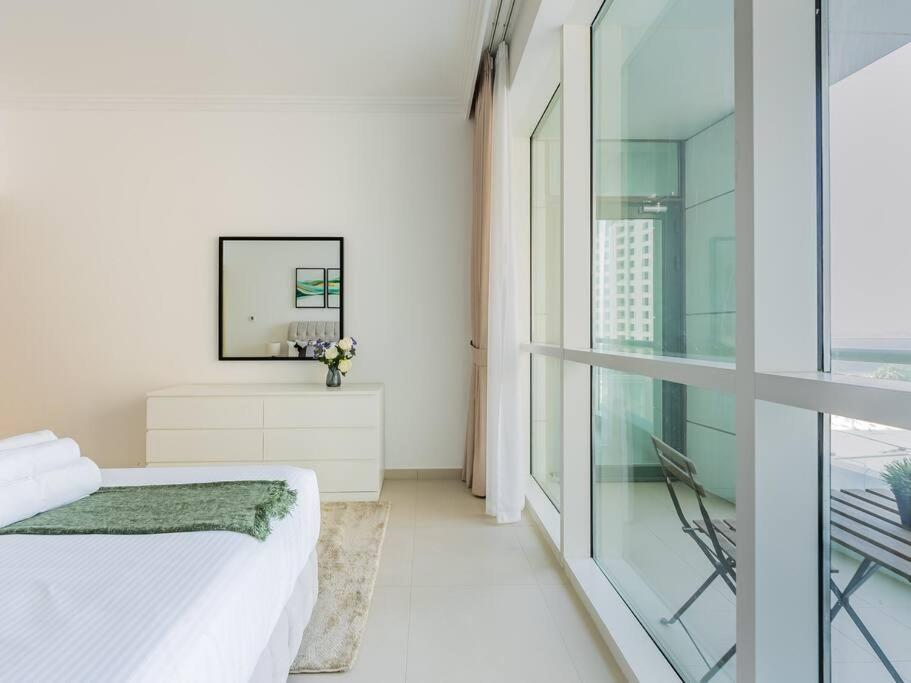 Apartment Seaside Elegance-1br-al Bateen-private Access Dubai