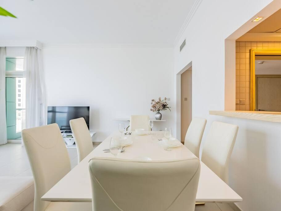 Apartment Seaside Elegance-1br-al Bateen-private Access *