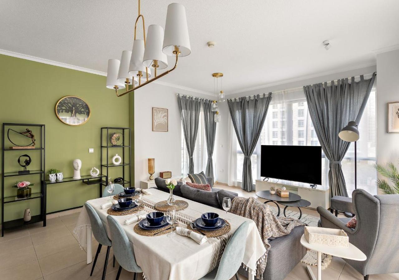 Apartment Downtown Gem, Fountain View! *