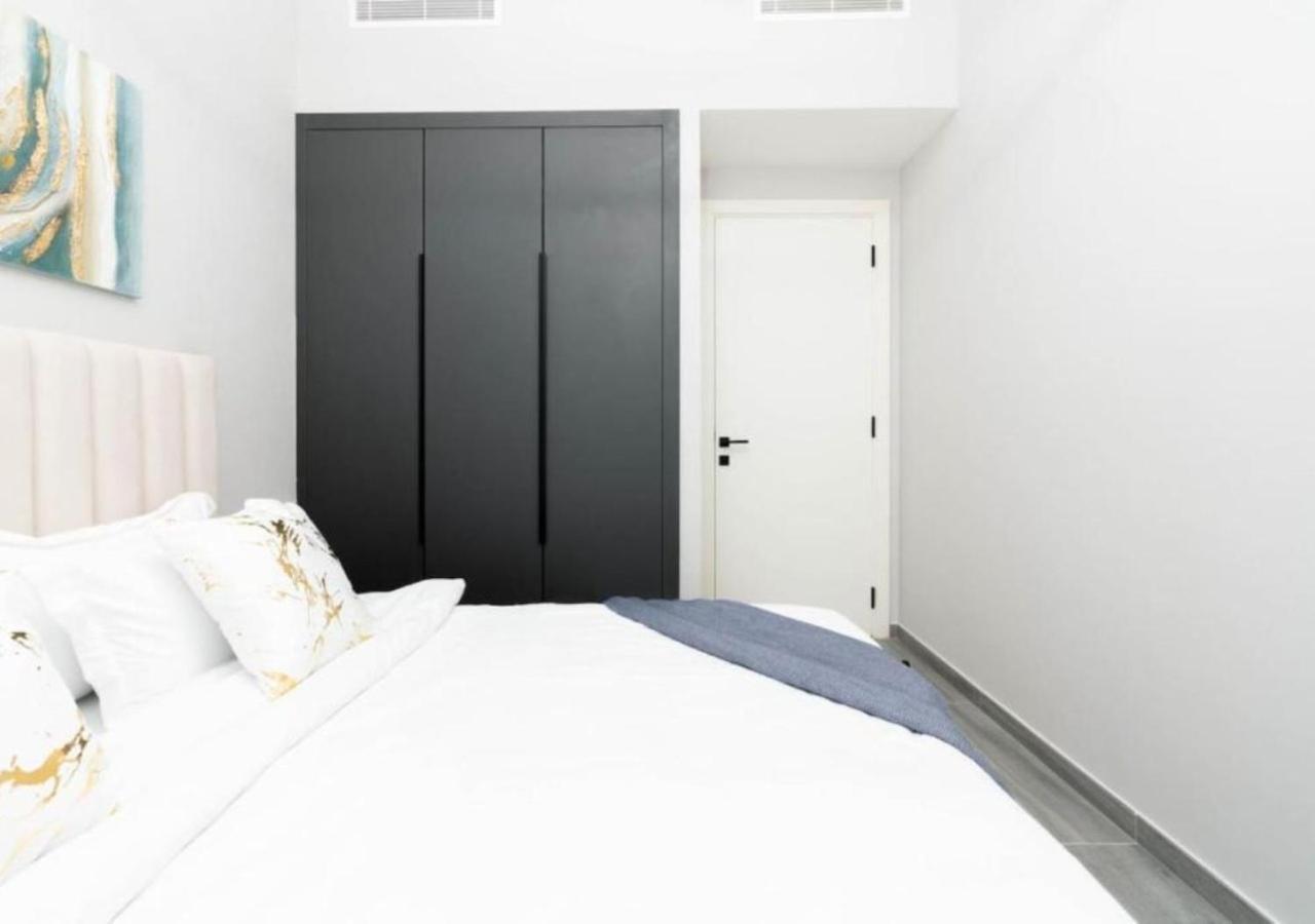 Apartment Chic 2br Urban Retreat W Captivating Views By Vibel Dubai
