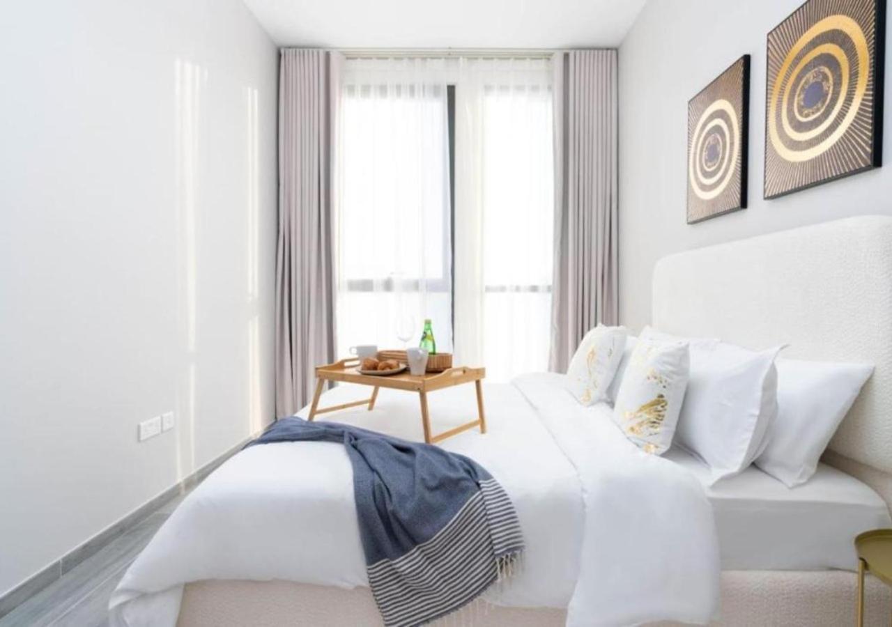 Chic 2br Urban Retreat W Captivating Views By Vibel Apartment *
